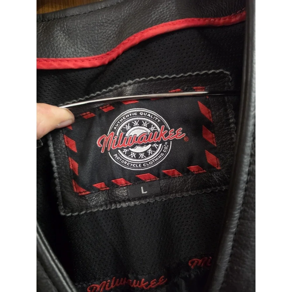 Women's Milwaukee Motorcycle Deuce Leather‎ Vest - Large